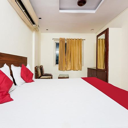 Spot On Hotel Supriya Vijayawāda Exterior foto