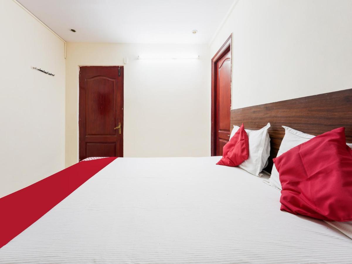 Spot On Hotel Supriya Vijayawāda Exterior foto